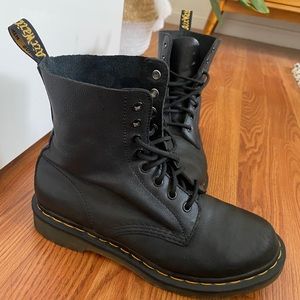 Dr. Martens 1460 Pascal shoes